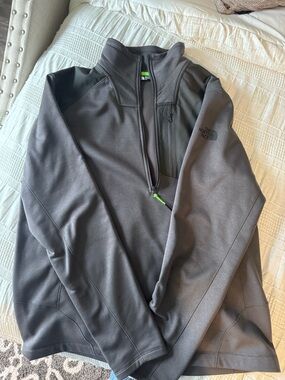 The North Face Men's Dark Gray Half-Zip Lightweight Fleece Jacket